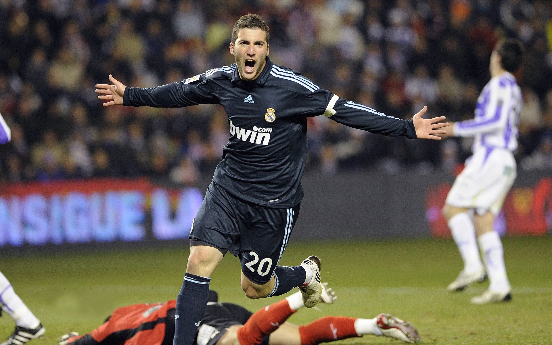 中国足球联赛商业赞助金额持续增长，2021足球联赛赞助商